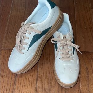 Trendy Platform Cream & Green Sneakers with Tan Laces